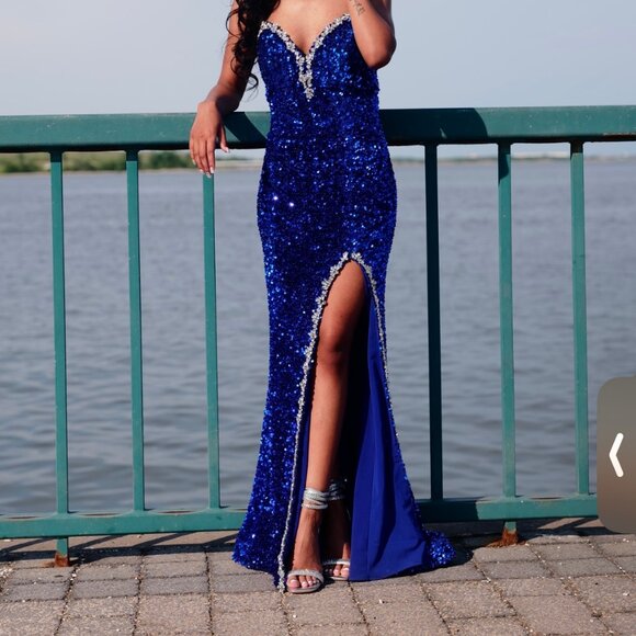 Prom Dress - Picture 2 of 10